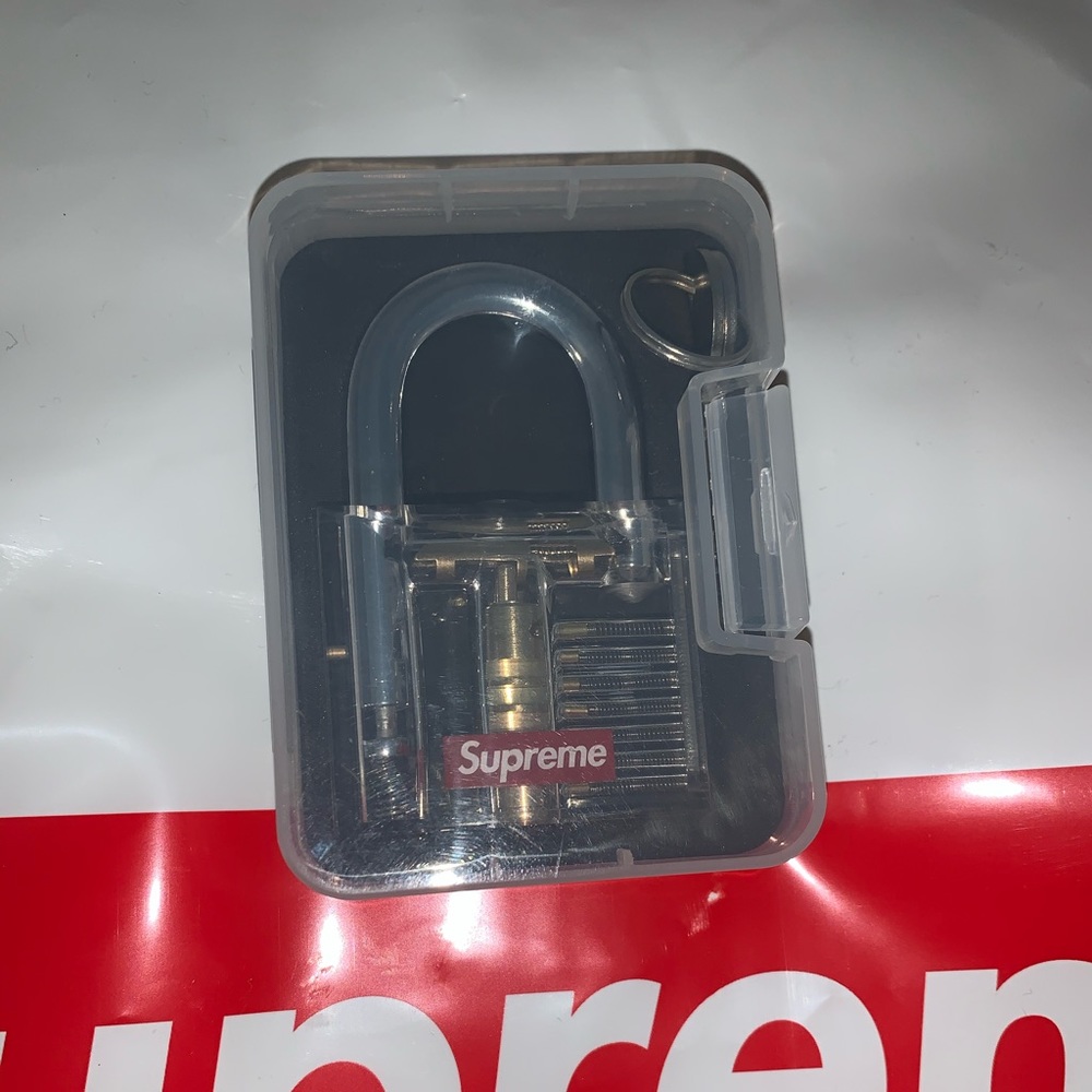 Supreme lock